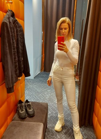 Процесс VIP шоппинга со стилистом по одежде в бутиках, аутлетах и ТЦ Москвы